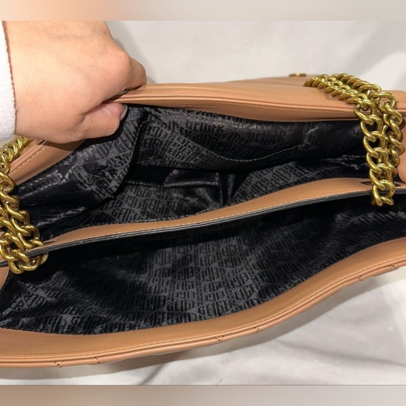 Kurt Geiger London XXL Soft Quilted Leather Kensington Shoulder Handbag - Picture 8 of 10